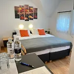 Boutique Loka Bed & Breakfast