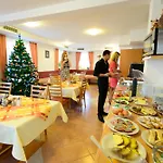 Boutique Loka Bed & Breakfast 4*