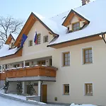 Frühstückspension Boutique Loka 4*