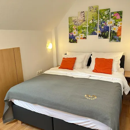 Boutique Loka Bed & Breakfast 4*