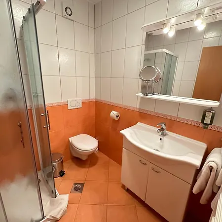 Boutique Loka 4* Шкофья-Лока