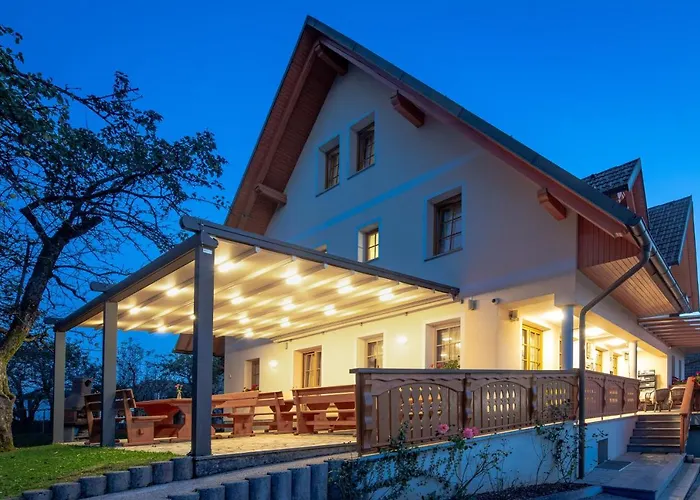 לינה וארוחת בוקר Boutique Loka שקופיה-לוקה