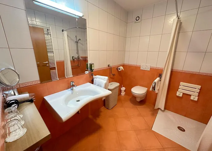 Boutique Loka 4* שקופיה-לוקה